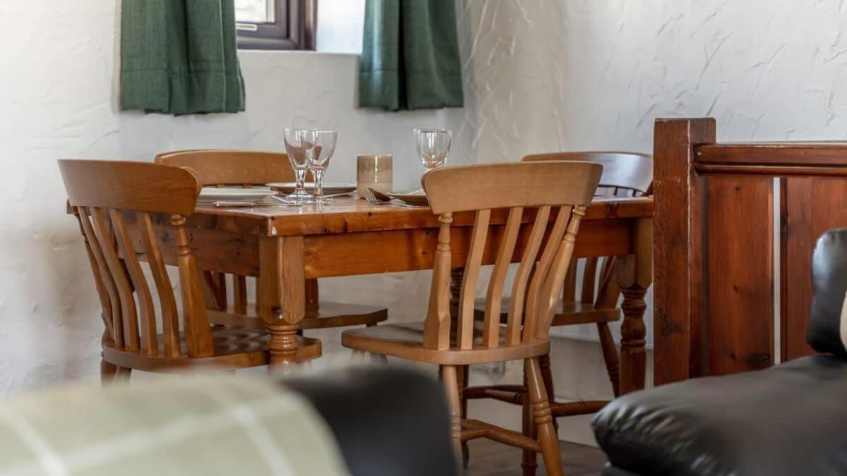 Lovely 2 Bedroom Coastal Cottage Near Bude Exterior foto