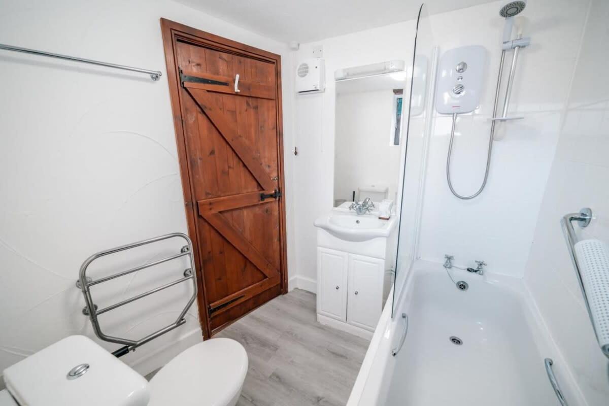 Lovely 2 Bedroom Coastal Cottage Near Bude Exterior foto